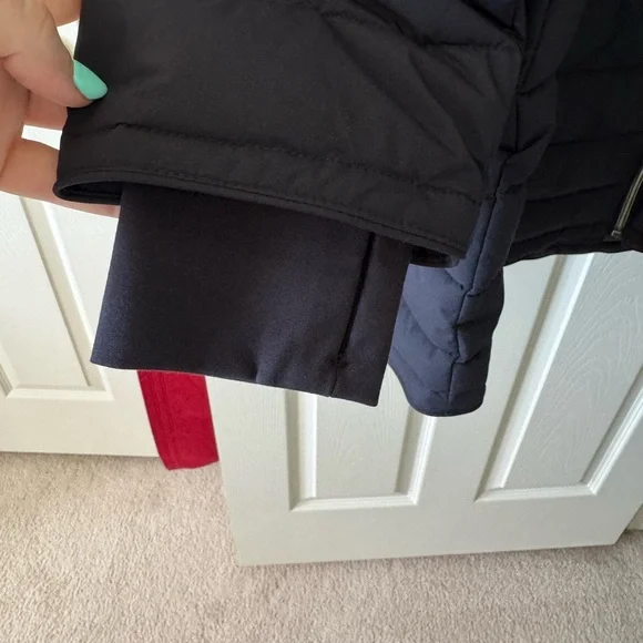 HUGE PRICE DROP - Michael Kors NWT Navy Quilted Hooded Puffer Jacket, size XL - Picture 5 of 9